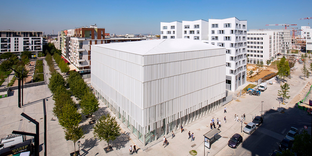 Photo du Centre des colloques du Campus Condorcet en 2019
